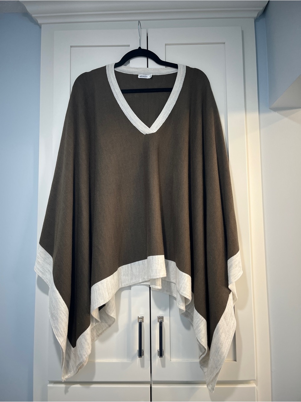 MERSEA Avalon v-Neck Poncho One Size